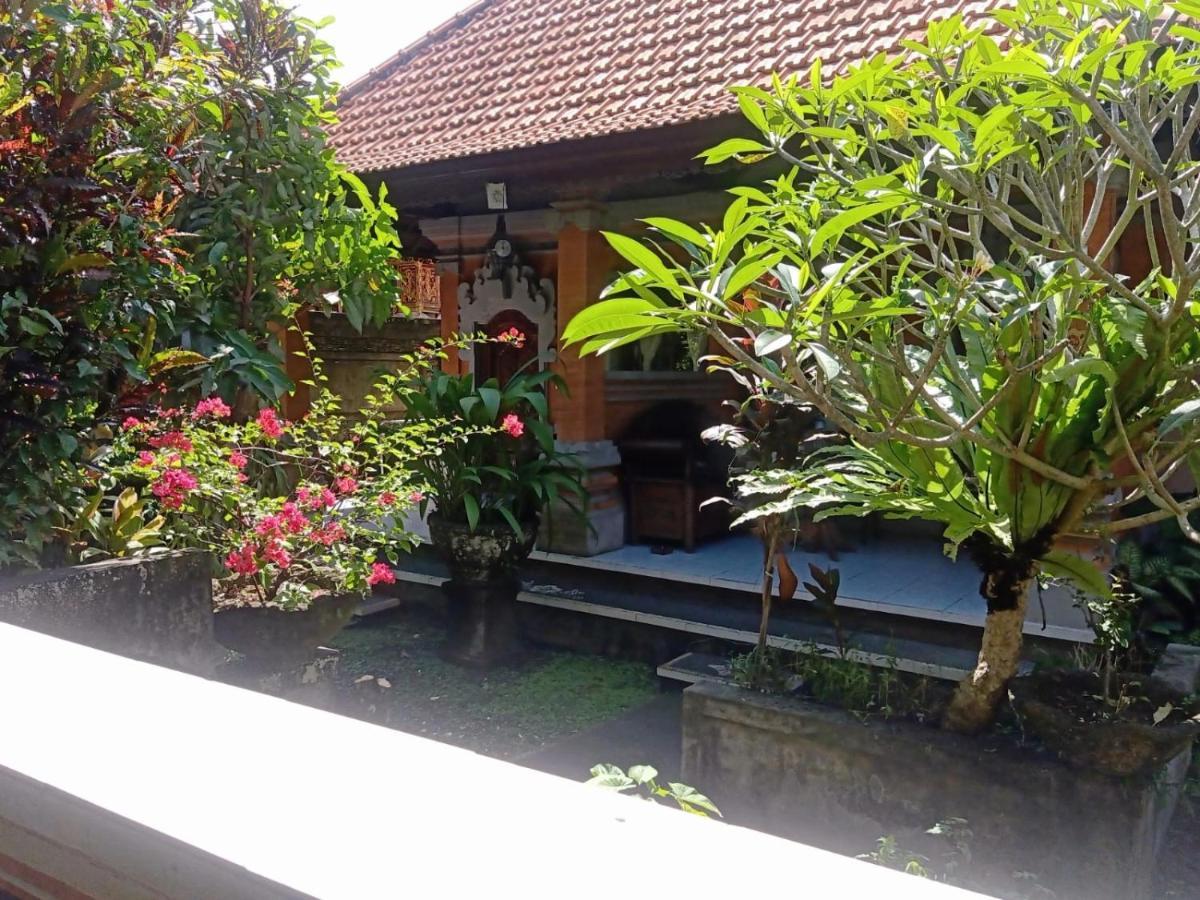 Family Guest House Ubud  Exterior photo
